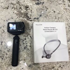 Black Action Camera with Neck Mount SE 2.0